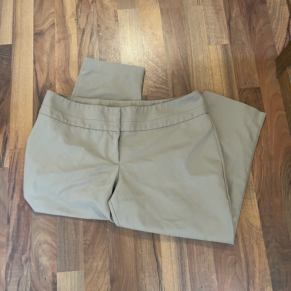 Apt 9 Capris - Size 16 ***